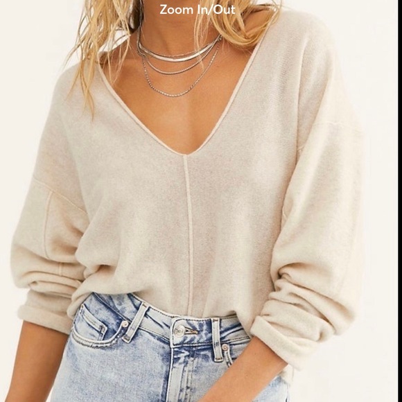 Free People Sweaters - Free People IVORY Crop Cashmere Knit V-neck. NWT